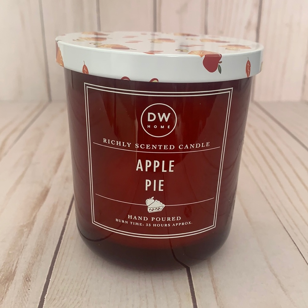 SOLD! DW Home Candle APPLE PIE